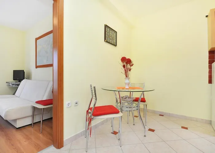 By The Sea Vela Luka, Korcula - 9244 *